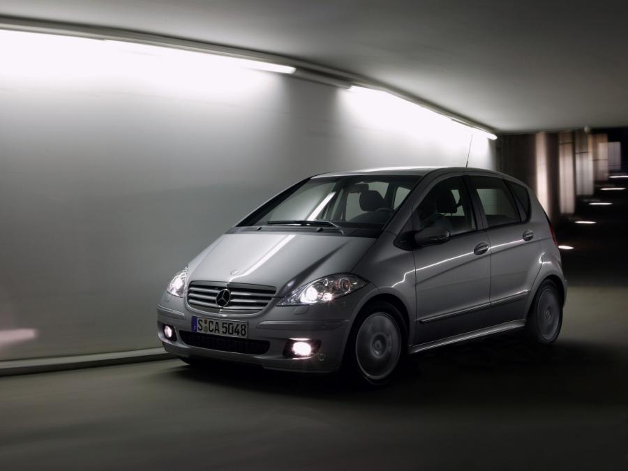 Mercedes-Benz A200 5-Door 2004 года  (фото 6 из 16)